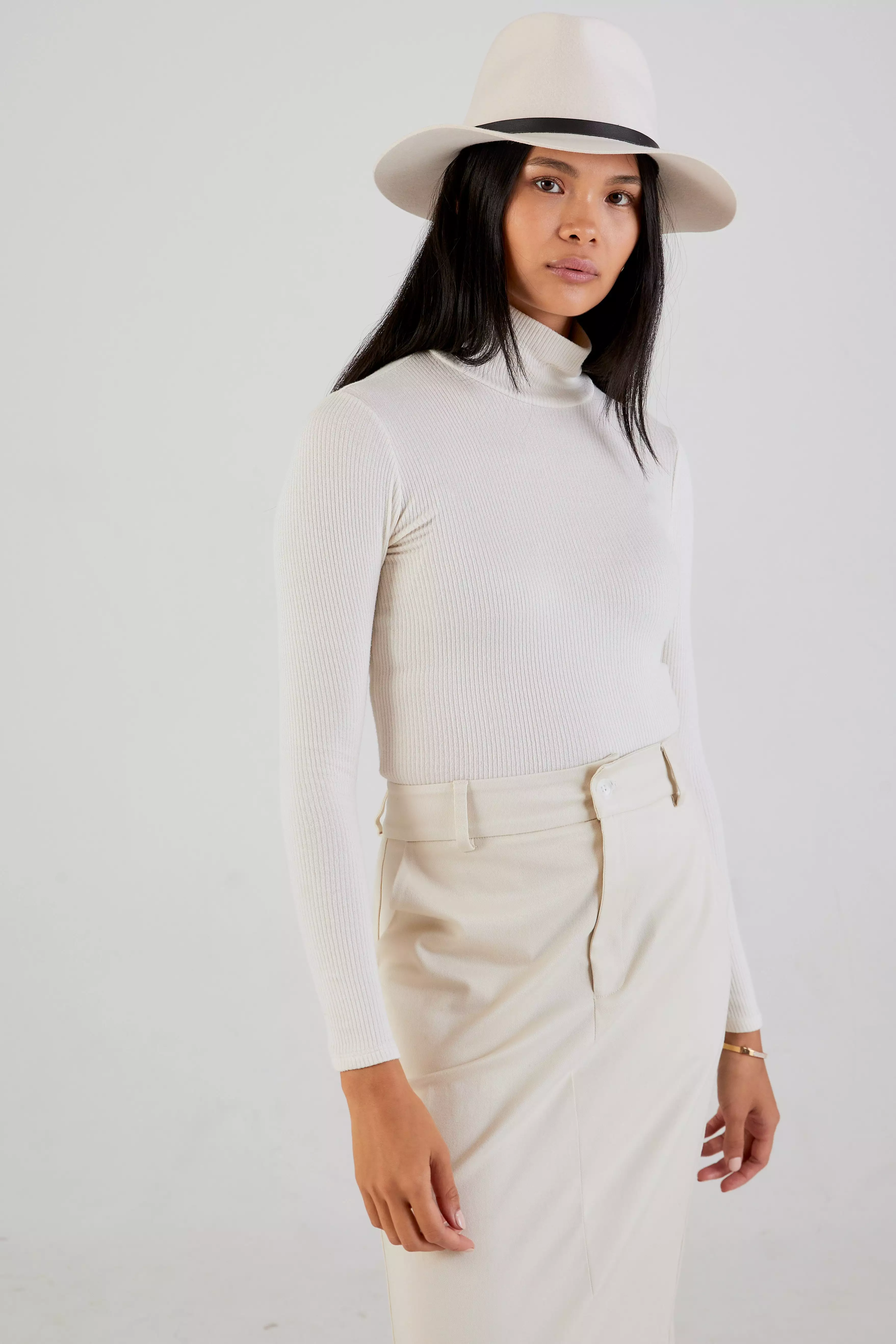 Archer Rib Turtleneck Gardenia - Shop Now