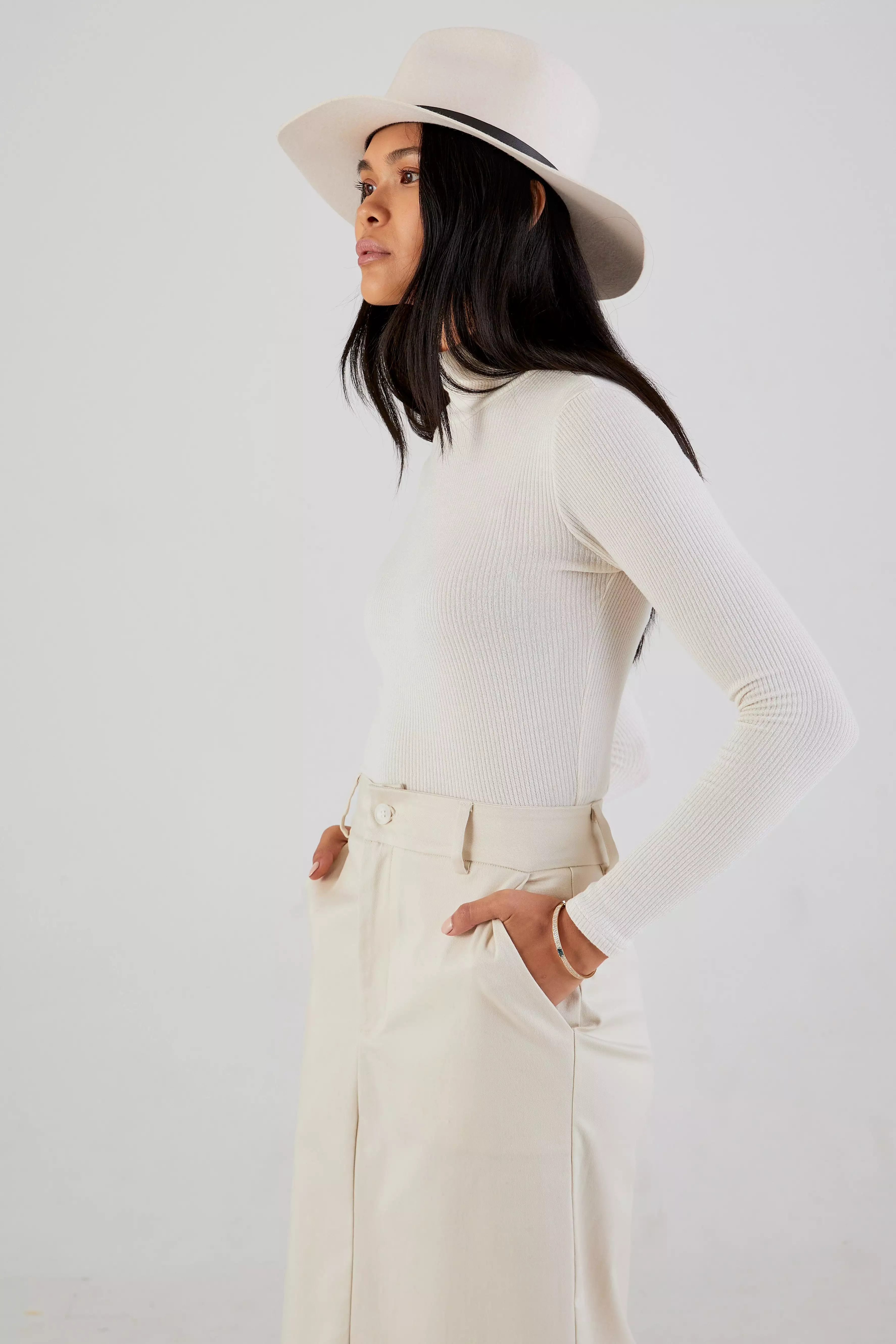 Archer Rib Turtleneck Gardenia - Shop Now