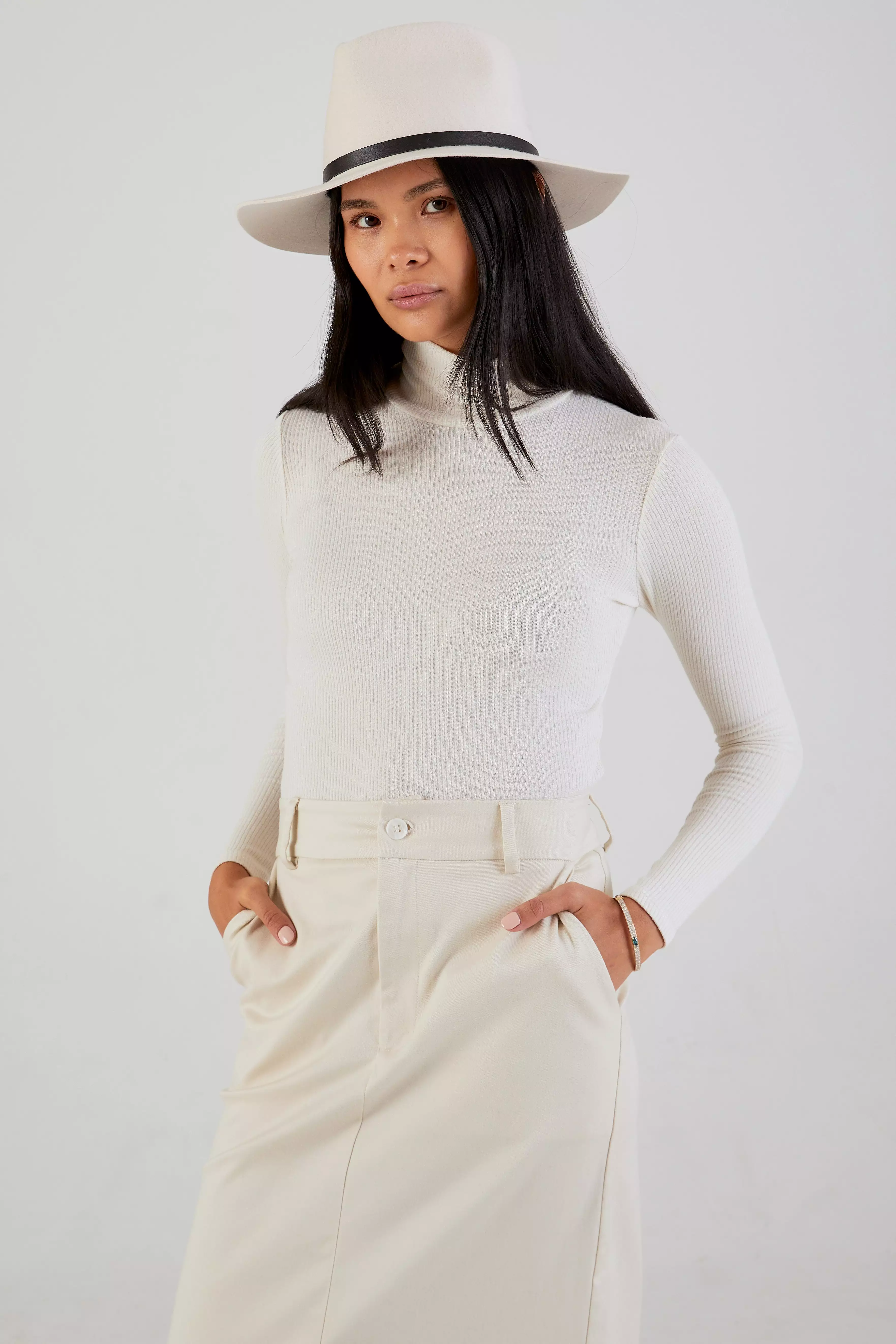 Archer Rib Turtleneck Gardenia - Shop Now