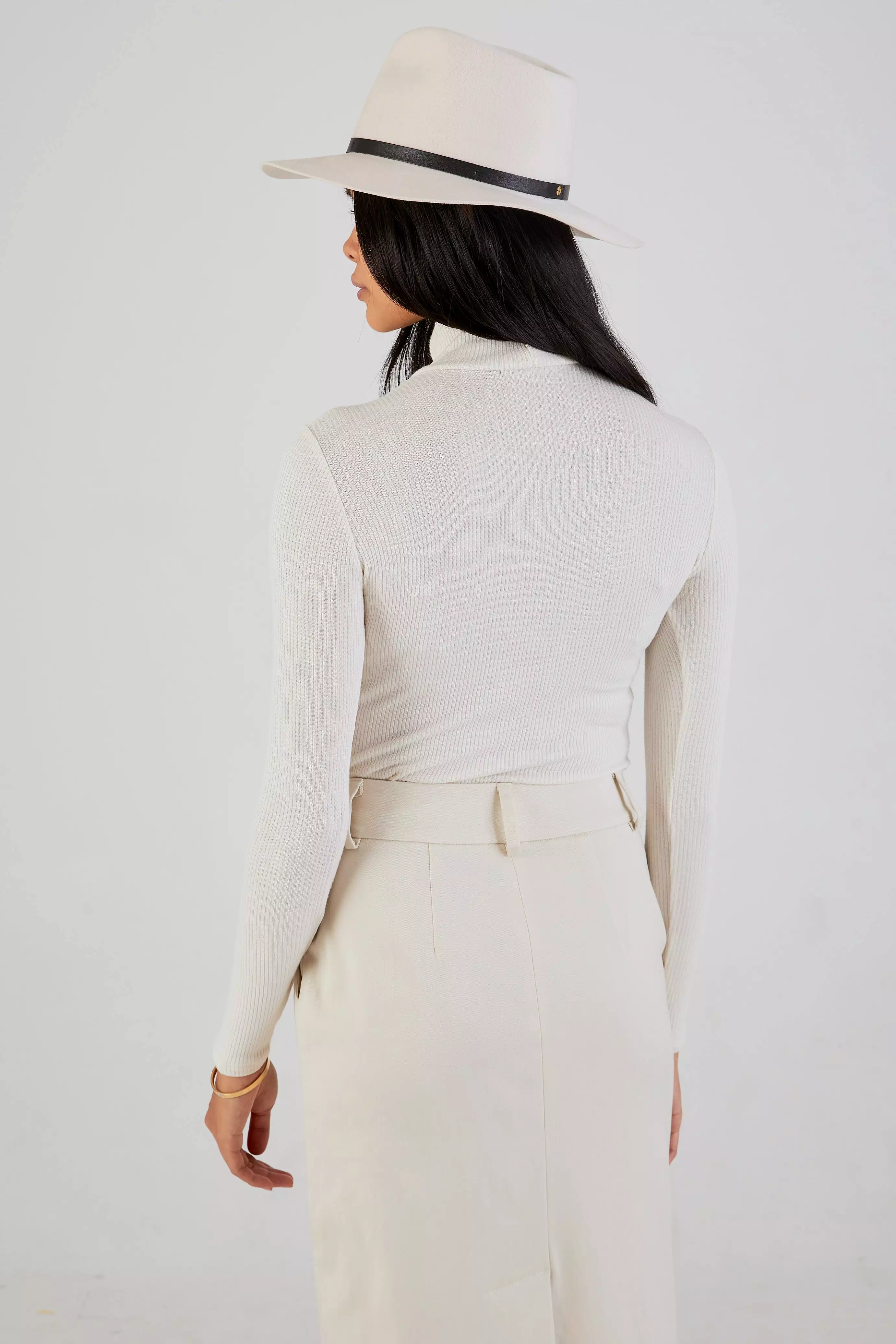 Archer Rib Turtleneck Gardenia - Shop Now