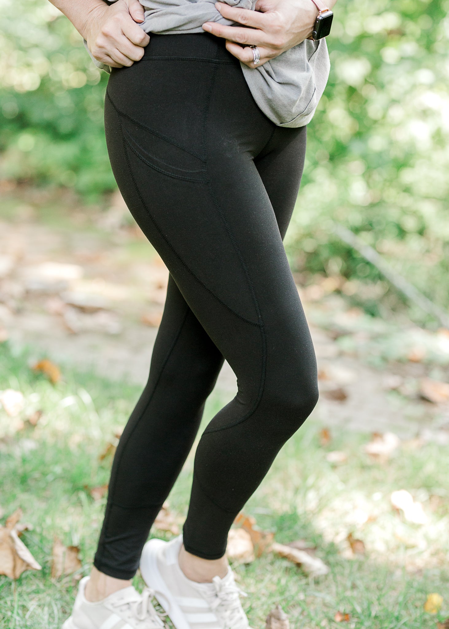 Black high-waisted leggings