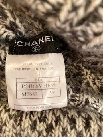 Chanel 04A Fall 2004 Cashmere Brown Tweed Turtleneck Sweater Top - FR 36 US 4