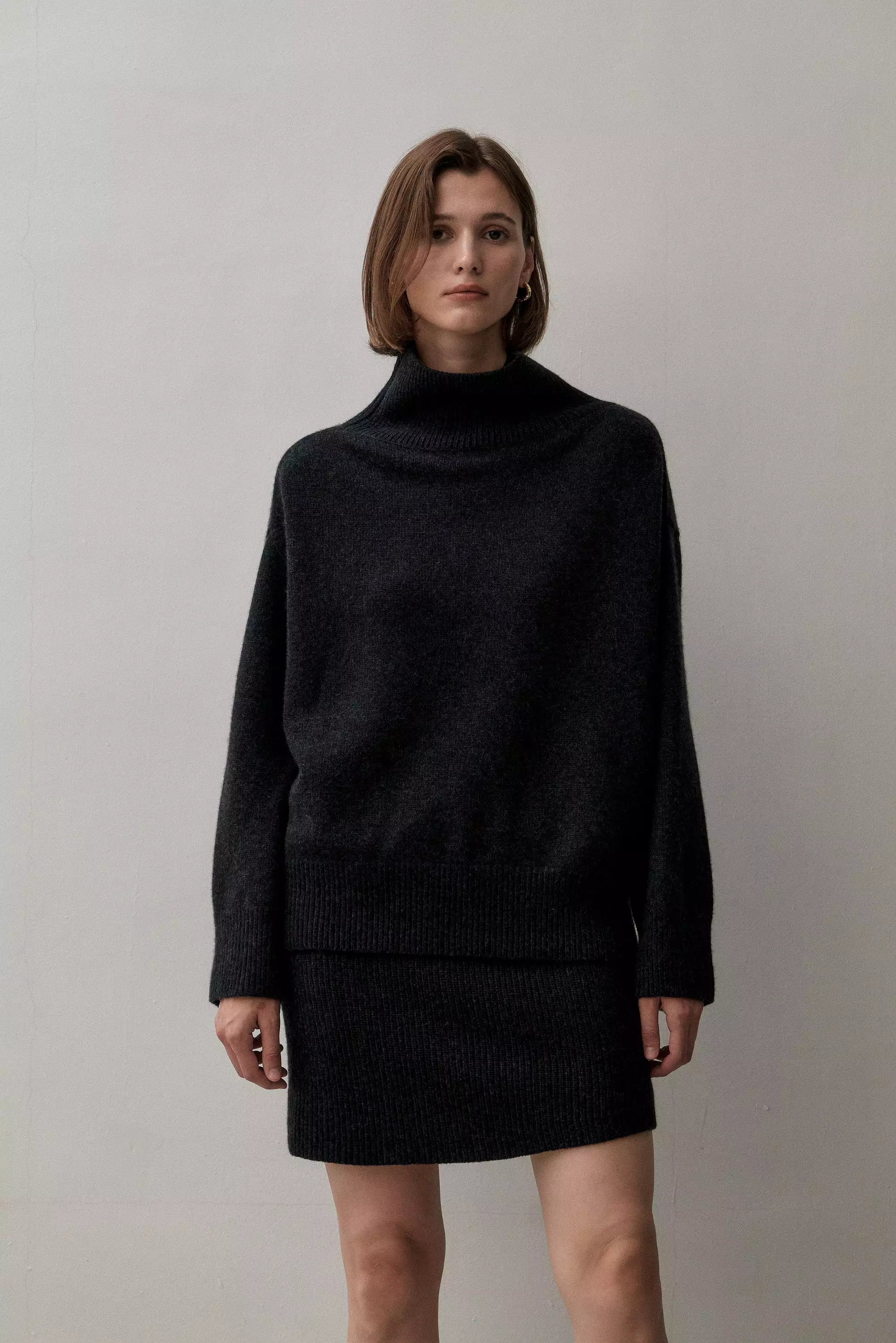 Classic Turtleneck in Charcoal