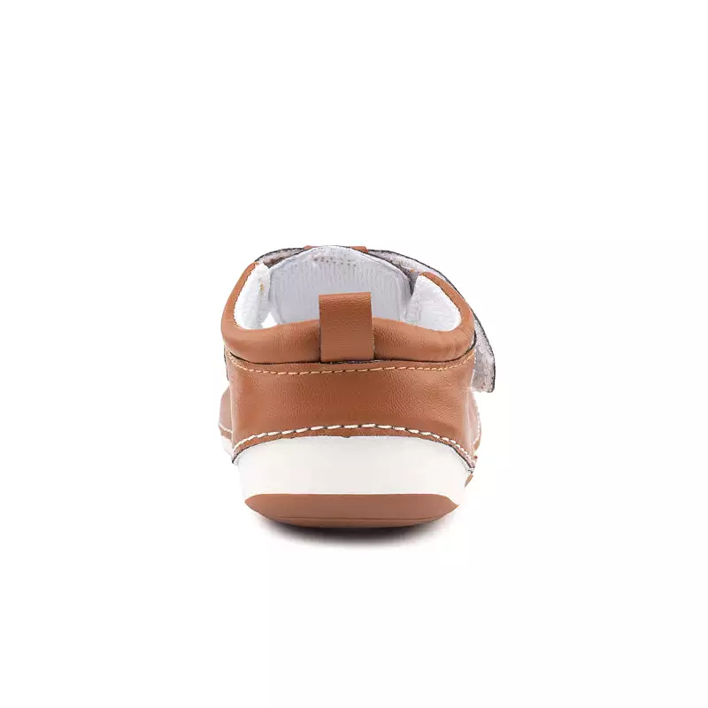 London wide tan sandals for babies and toddlers.