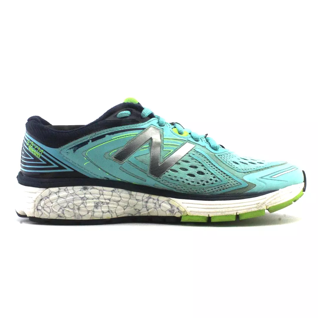 New Balance 860 V8 running shoes