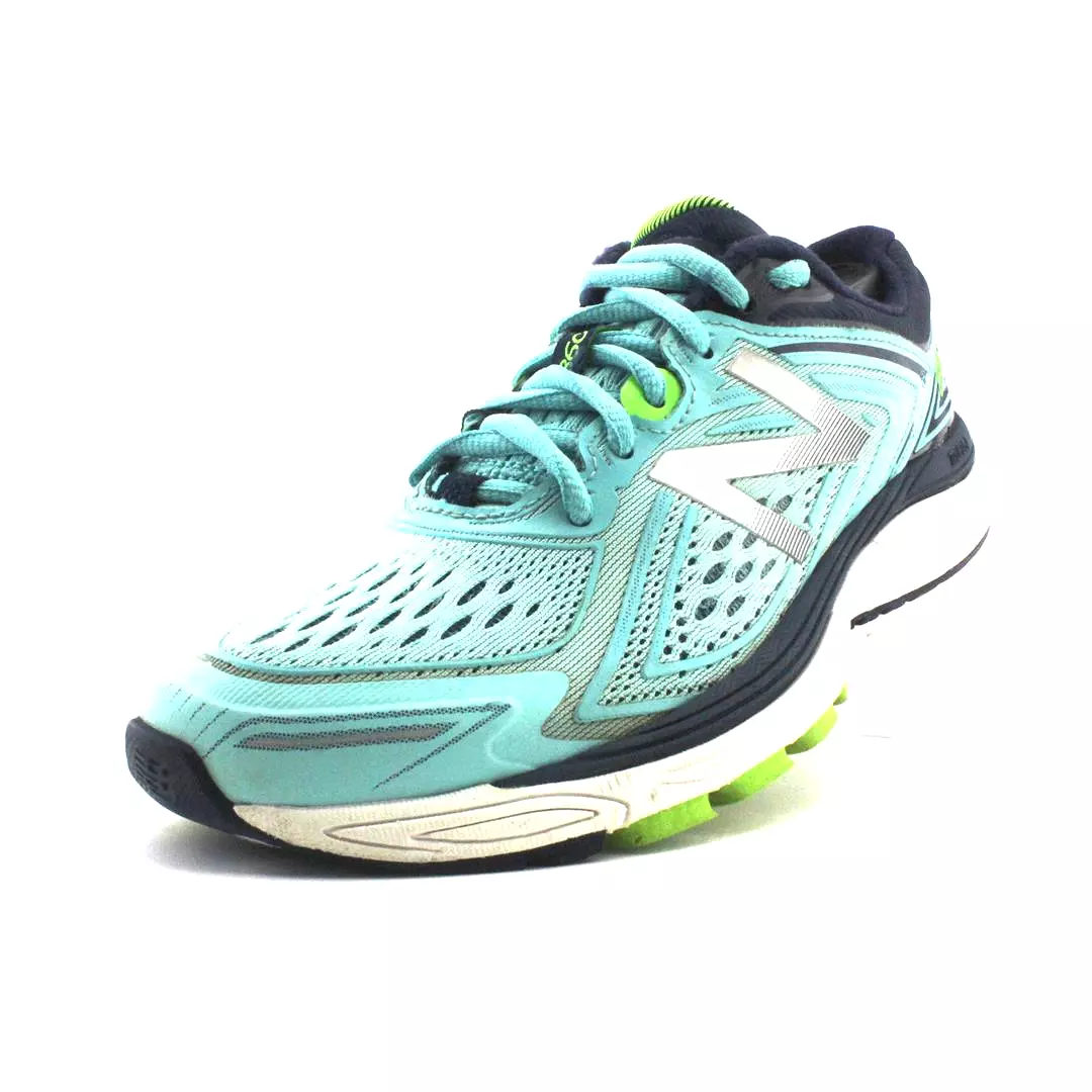 New Balance 860 V8 running shoes