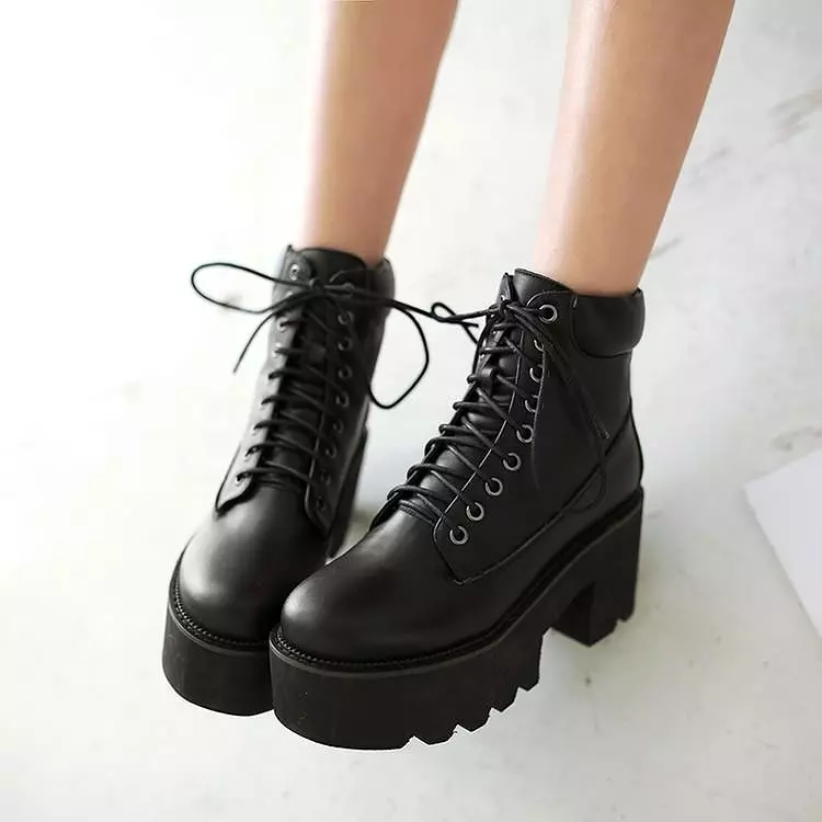 Square Heels Lace-up Platform Boots