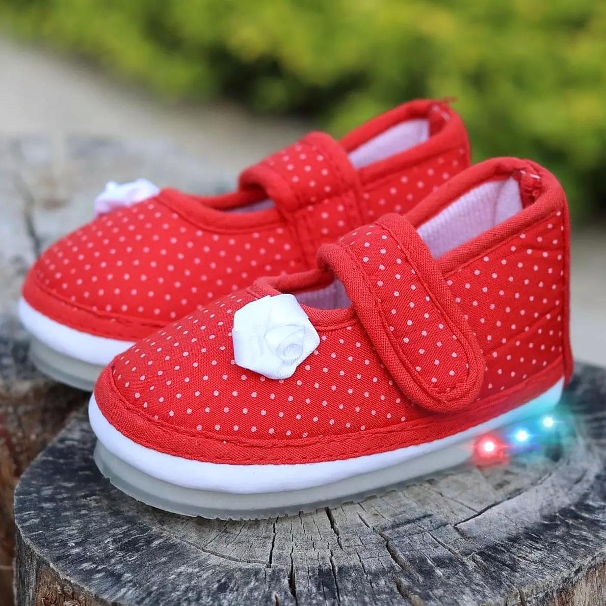 Urbanfeet Kids LED Shoes with Sound and Polka Dot Print for Baby Boys and Girls (12-24 Months)